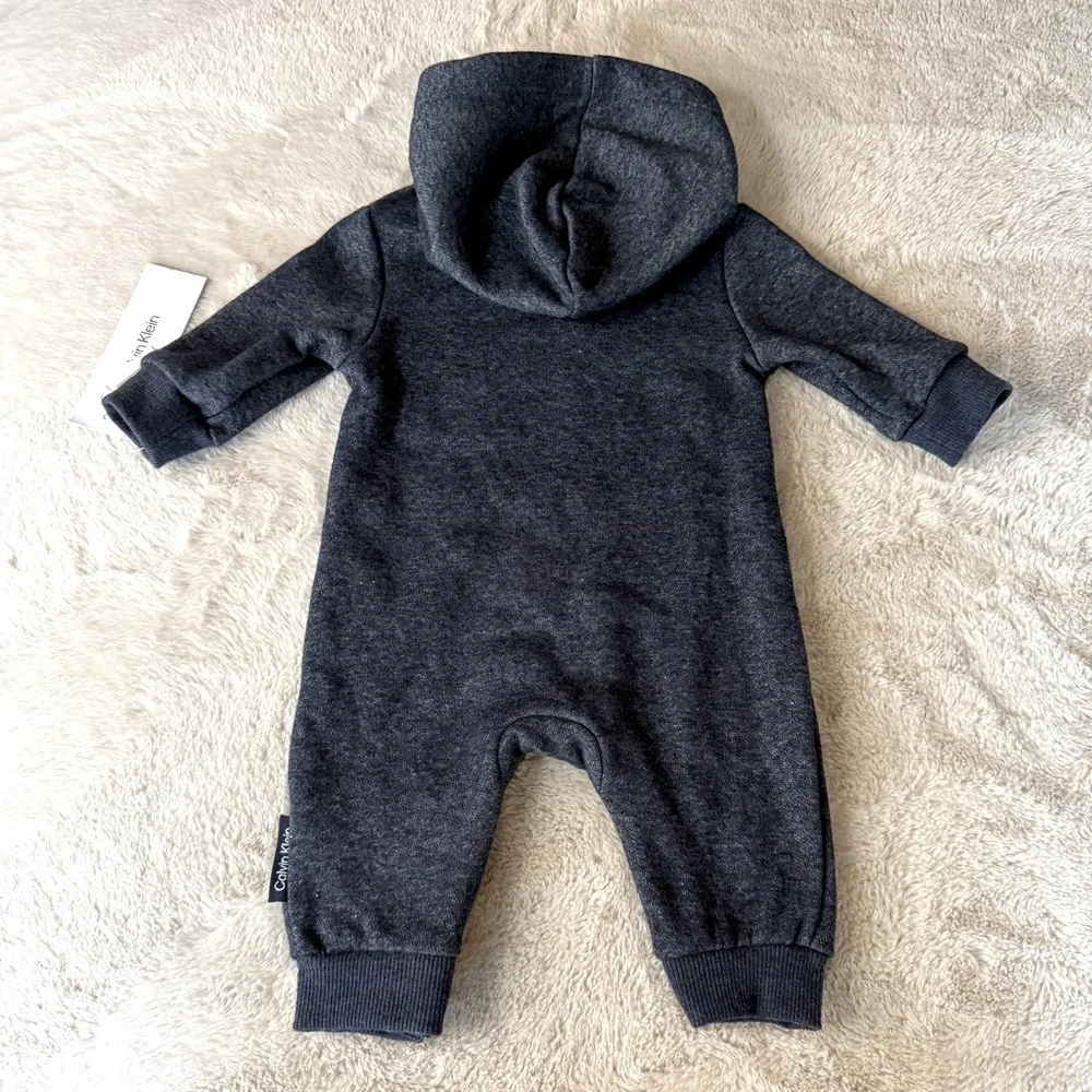 NWT Calvin Klein newborn one piece outfit size 0-3 months
